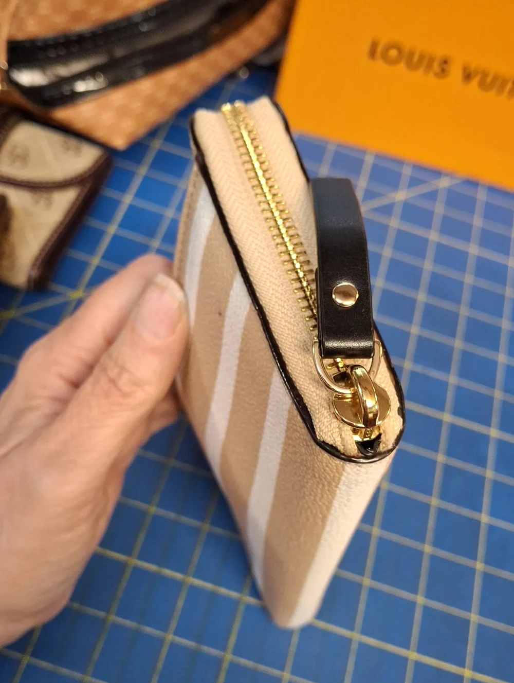 Kate Spade Camel White Striped Zip Wallet & Removeable Card Holder.
